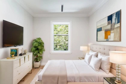 Hot Tub / Spa Photo of 980 Bidwell Street, Vancouver, BC