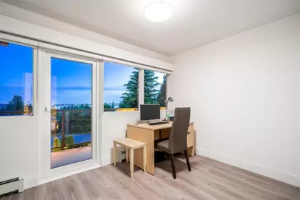 Mudroom Photo of 1555 Lawson Avenue, West Vancouver, BC