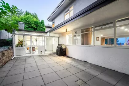 Staircase Photo of 1555 Lawson Avenue, West Vancouver, BC