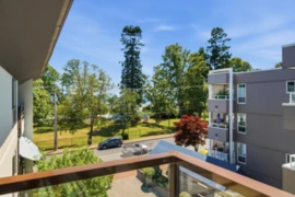 303 15747 Marine Drive, White Rock, BC