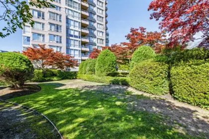 Swimming Pool Photo of 1403 8171 Saba Road, Richmond, BC