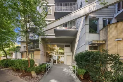 Outdoor Patio Photo of 409 328 E 11th Avenue, Vancouver, BC