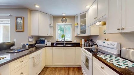 4517 Merrill Road, Madeira Park, BC, Madeira park — Single Family Residence for sale