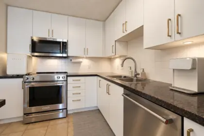 1203 2138 Madison Avenue, Burnaby, BC, Burnaby — Apartment/Condo for sale