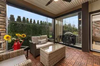 110 14588 Mcdougall Drive, Surrey, BC, Surrey — Apartment/Condo for sale