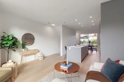 519 E 16th Avenue, Vancouver, BC, Vancouver — Half Duplex for sale