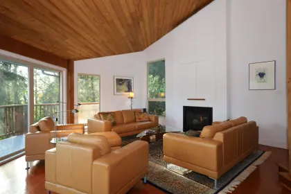 870 Marine Drive, Gibsons, BC, Gibsons — Single Family Residence for sale