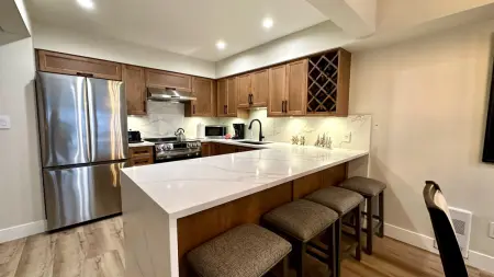 205 4821 Spearhead Drive, Whistler, BC, Whistler — Apartment/Condo for sale