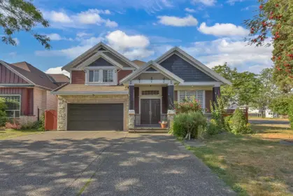 13189 Huntley Avenue, Surrey, BC, Surrey — Single Family Residence for sale
