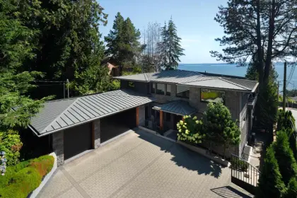 4428 Piccadilly North, West Vancouver, BC, West vancouver — Single Family Residence for sale