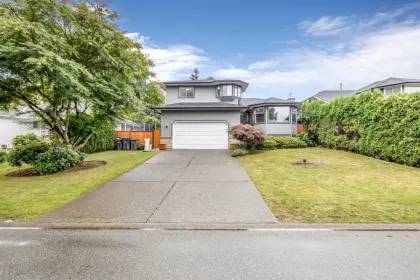 5653 Sundale Grove, Surrey, BC, Surrey — Single Family Residence for sale