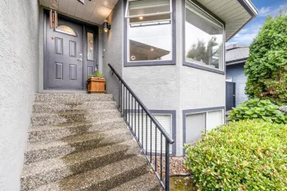 5653 Sundale Grove, Surrey, BC, Surrey — Single Family Residence for sale
