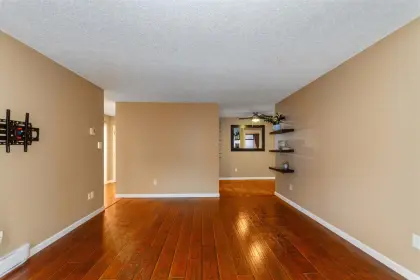 301 365 Ginger Drive, New Westminster, BC, New westminster — Apartment/Condo for sale