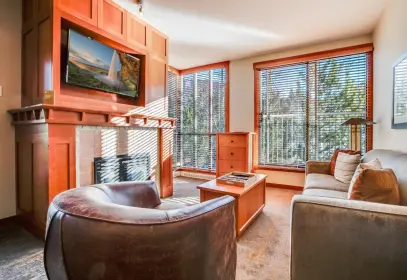 516 4320 Sundial Crescent, Whistler, BC, Whistler — Apartment/Condo for sale