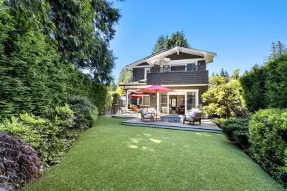 4326 Erwin Drive, West Vancouver, BC, West vancouver — Single Family Residence for sale