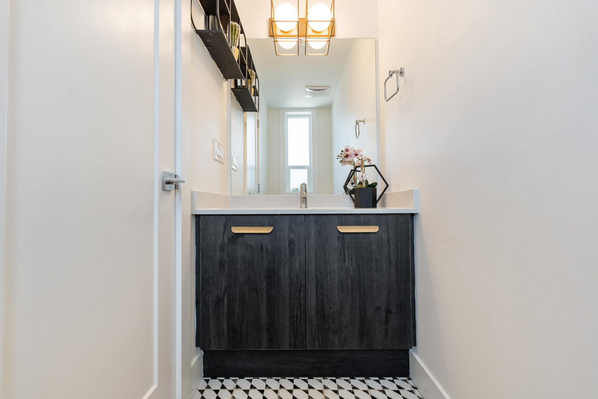 Powder Room Photo of 43 20680 76b Avenue, Langley, BC