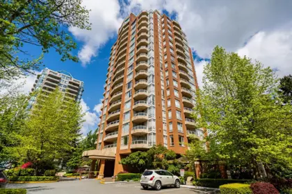 704 4657 Hazel Street, Burnaby, BC, Burnaby — Apartment/Condo for sale