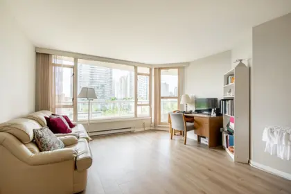 704 4657 Hazel Street, Burnaby, BC, Burnaby — Apartment/Condo for sale