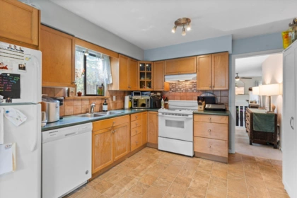 Walk-In Closet Photo of 14776 60a Avenue, Surrey, BC