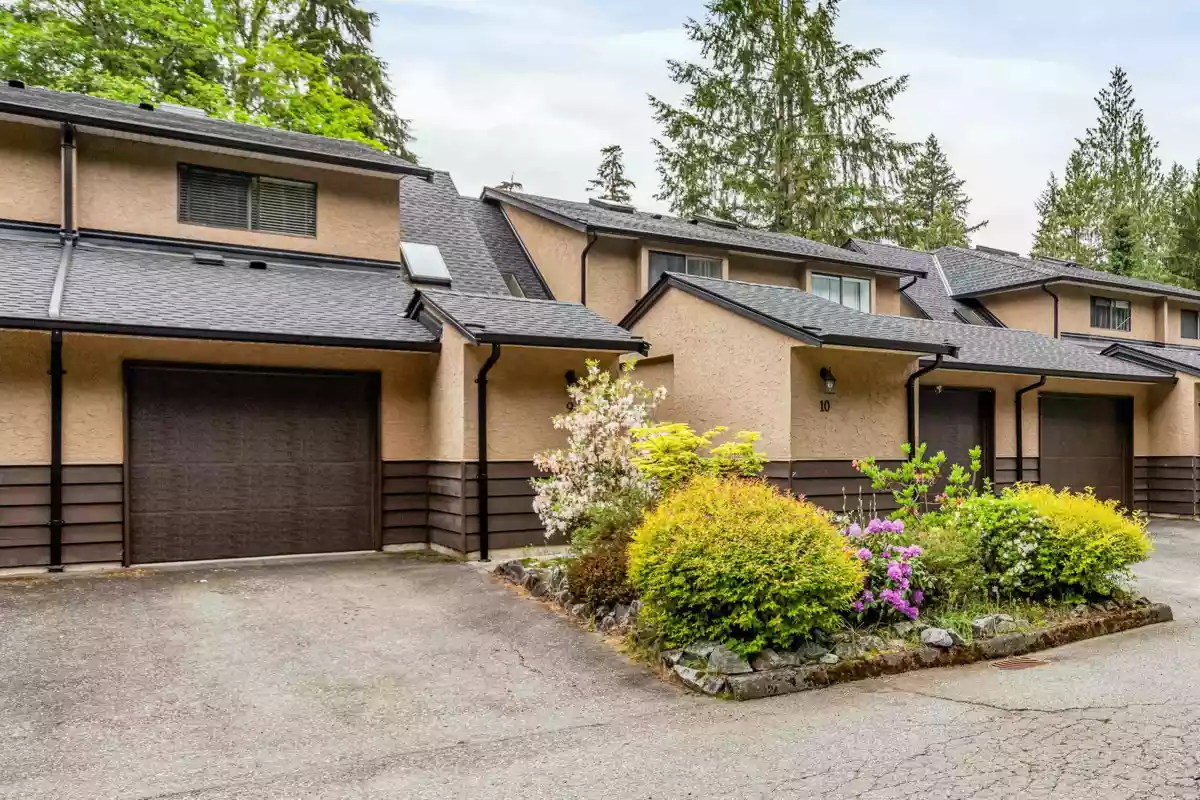 Living Room Photo of 9 12227 Skillen Street, Maple Ridge, BC