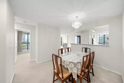 1001 4788 Hazel Street, Burnaby, BC, Burnaby — Apartment/Condo for sale