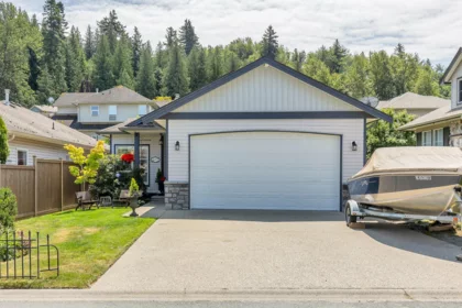 46372 Valleyview Road, Chilliwack, BC, Chilliwack — Single Family Residence for sale