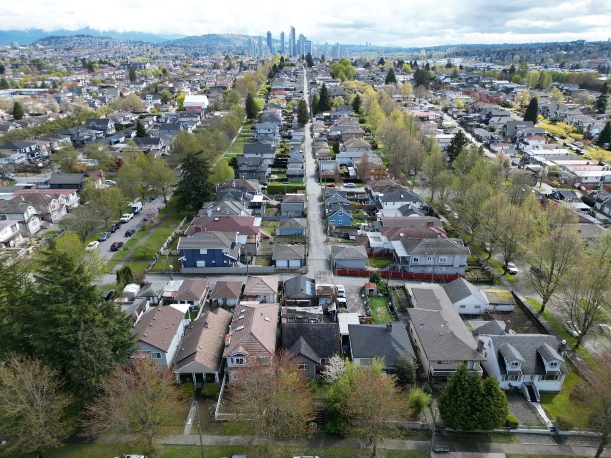 Dining Area Photo of 2150 Nanaimo Street, Vancouver, BC