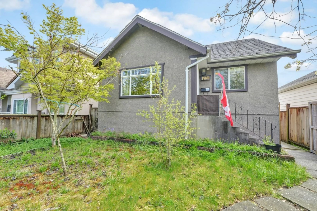 Family Room Photo of 2150 Nanaimo Street, Vancouver, BC