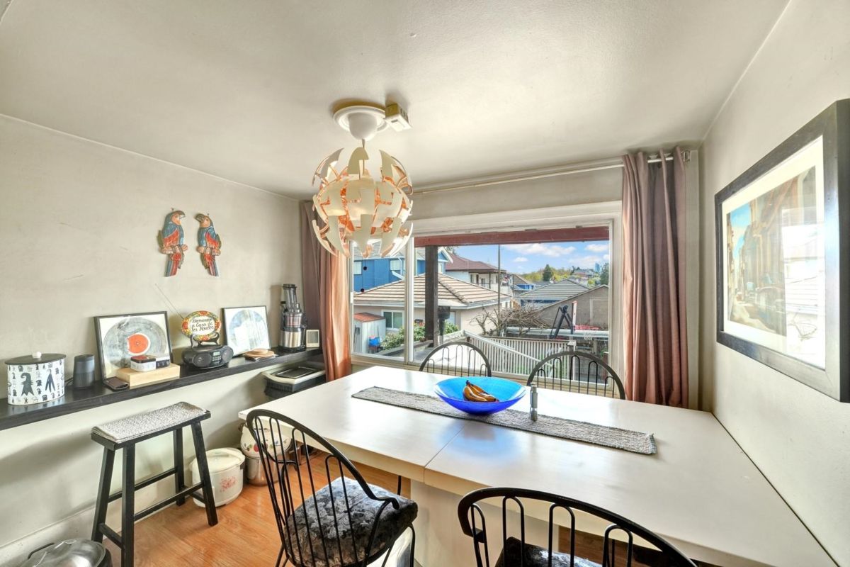 Kitchen Photo of 2150 Nanaimo Street, Vancouver, BC