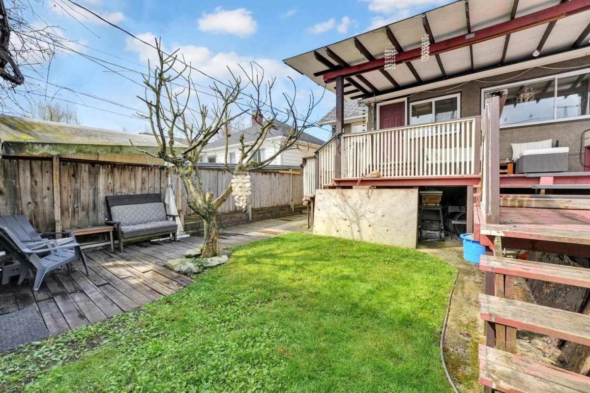 Loft / Bonus Room Photo of 2150 Nanaimo Street, Vancouver, BC