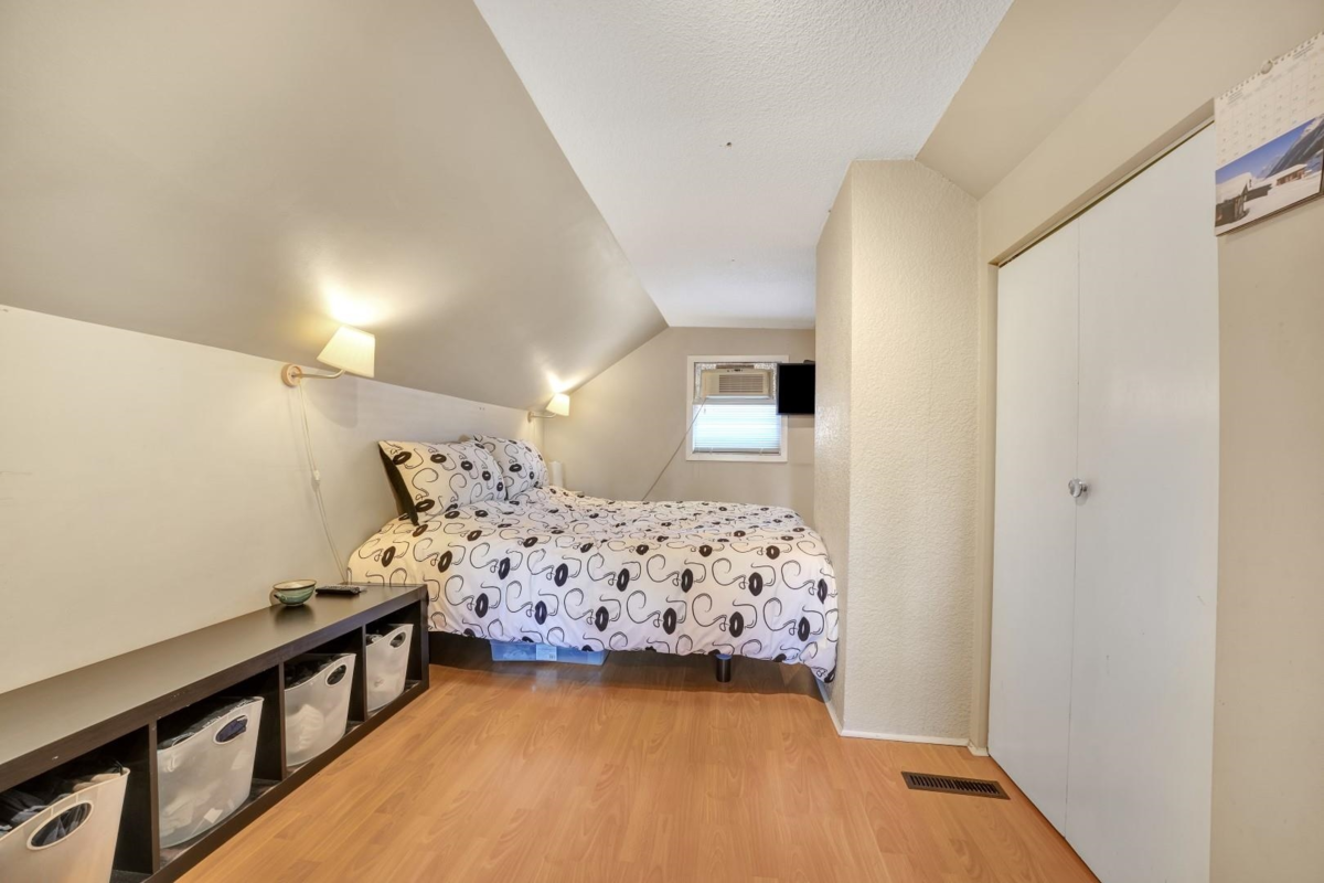 Mudroom Photo of 2150 Nanaimo Street, Vancouver, BC