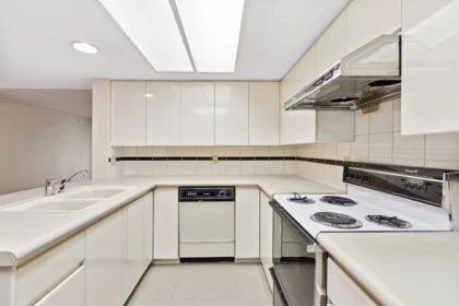 Laundry Room Photo of 607 1188 Quebec Street, Vancouver, BC