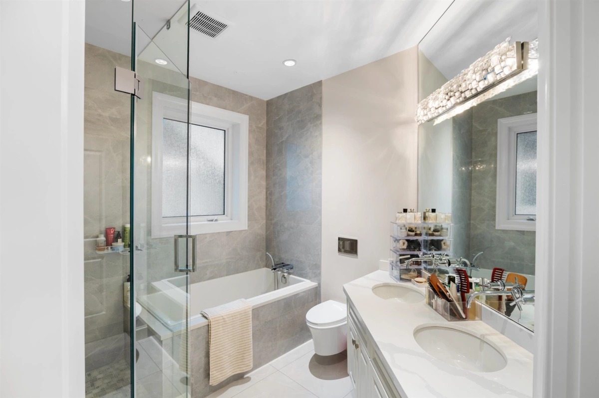 Kitchen Island Photo of 2756 W 38th Avenue, Vancouver, BC