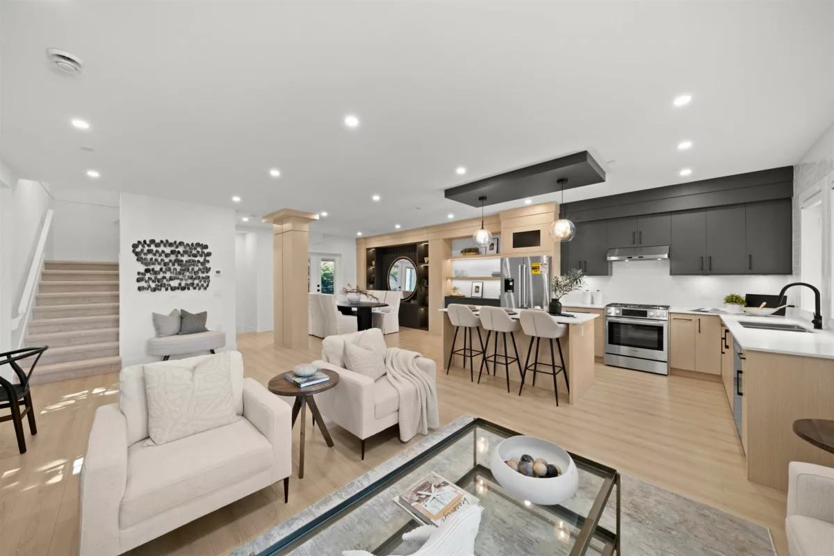 Exterior Front Photo of 1 4829 48 Avenue, Ladner, BC