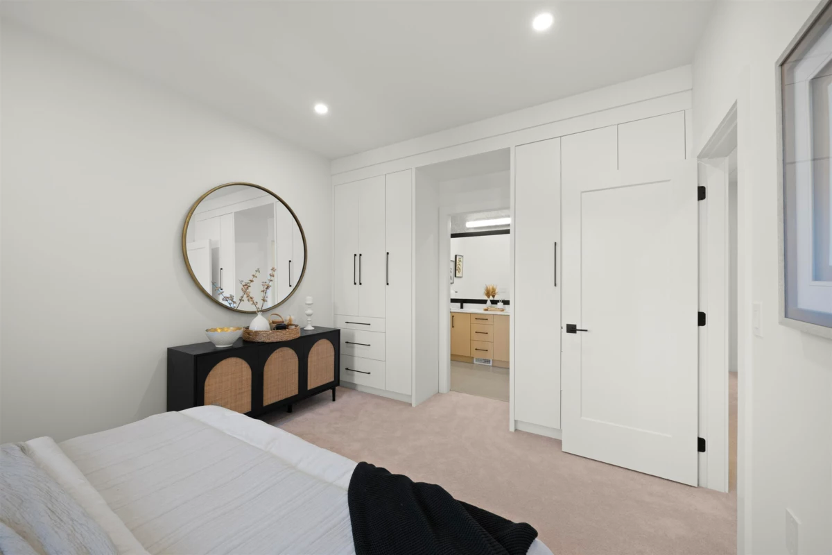 Hallway Photo of 1 4829 48 Avenue, Ladner, BC