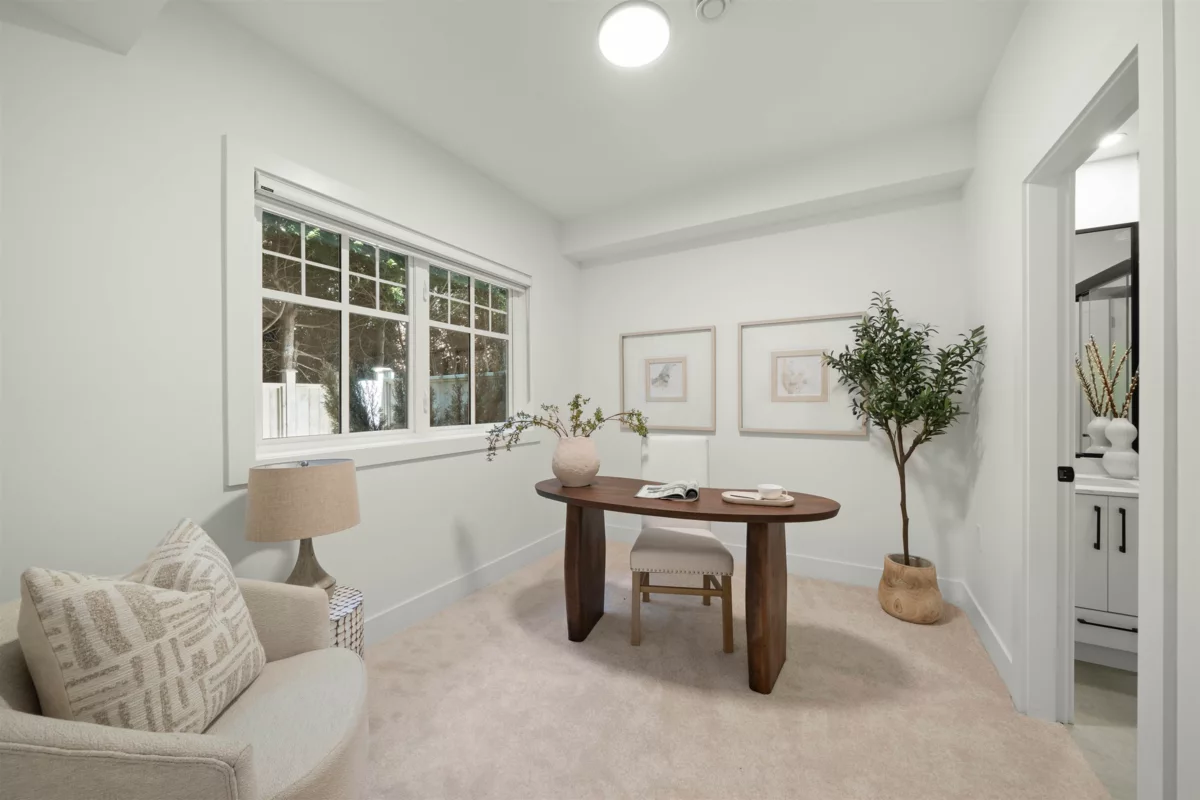 Living Room Photo of 1 4829 48 Avenue, Ladner, BC