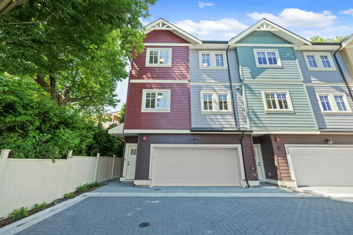 Outdoor Kitchen Photo of 1 4829 48 Avenue, Ladner, BC