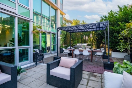 307 138 E Esplanade Avenue, North Vancouver, BC, North Vancouver — Apartment/Condo for sale