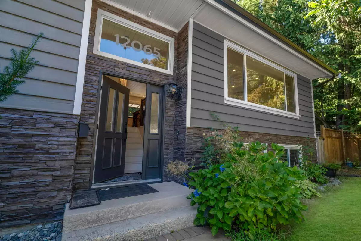 Living Room Photo of 12065 208 Street, Maple Ridge, BC