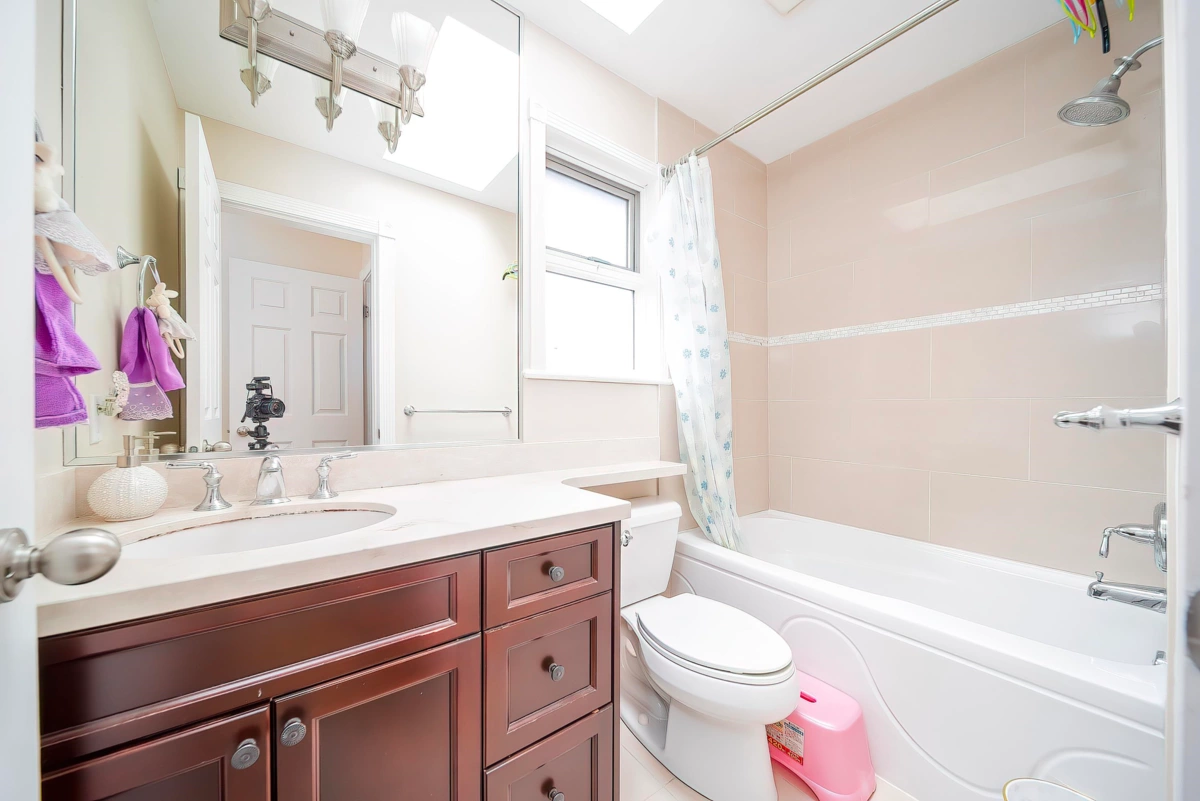 Garden / Landscaping Photo of 2407 W 18th Avenue, Vancouver, BC