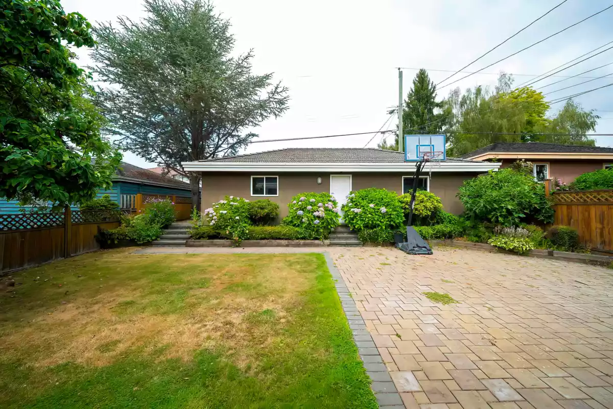 Hot Tub / Spa Photo of 2407 W 18th Avenue, Vancouver, BC