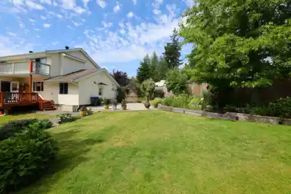 6318 Picadilly Place, Sechelt, BC, Sechelt — Single Family Residence for sale