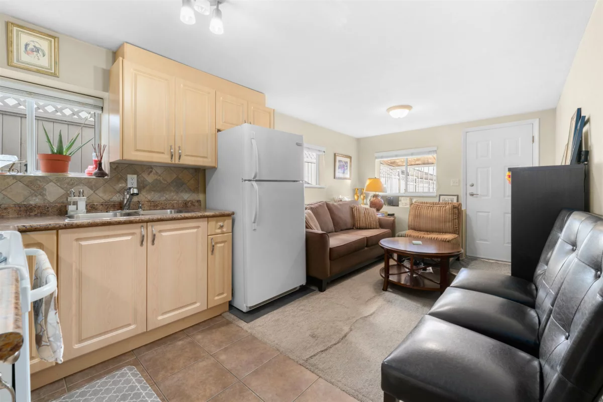 Kitchen Photo of 1288 E 59th Avenue, Vancouver, BC