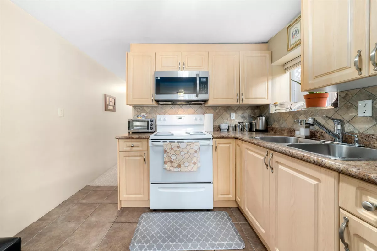 Primary Bedroom Photo of 1288 E 59th Avenue, Vancouver, BC