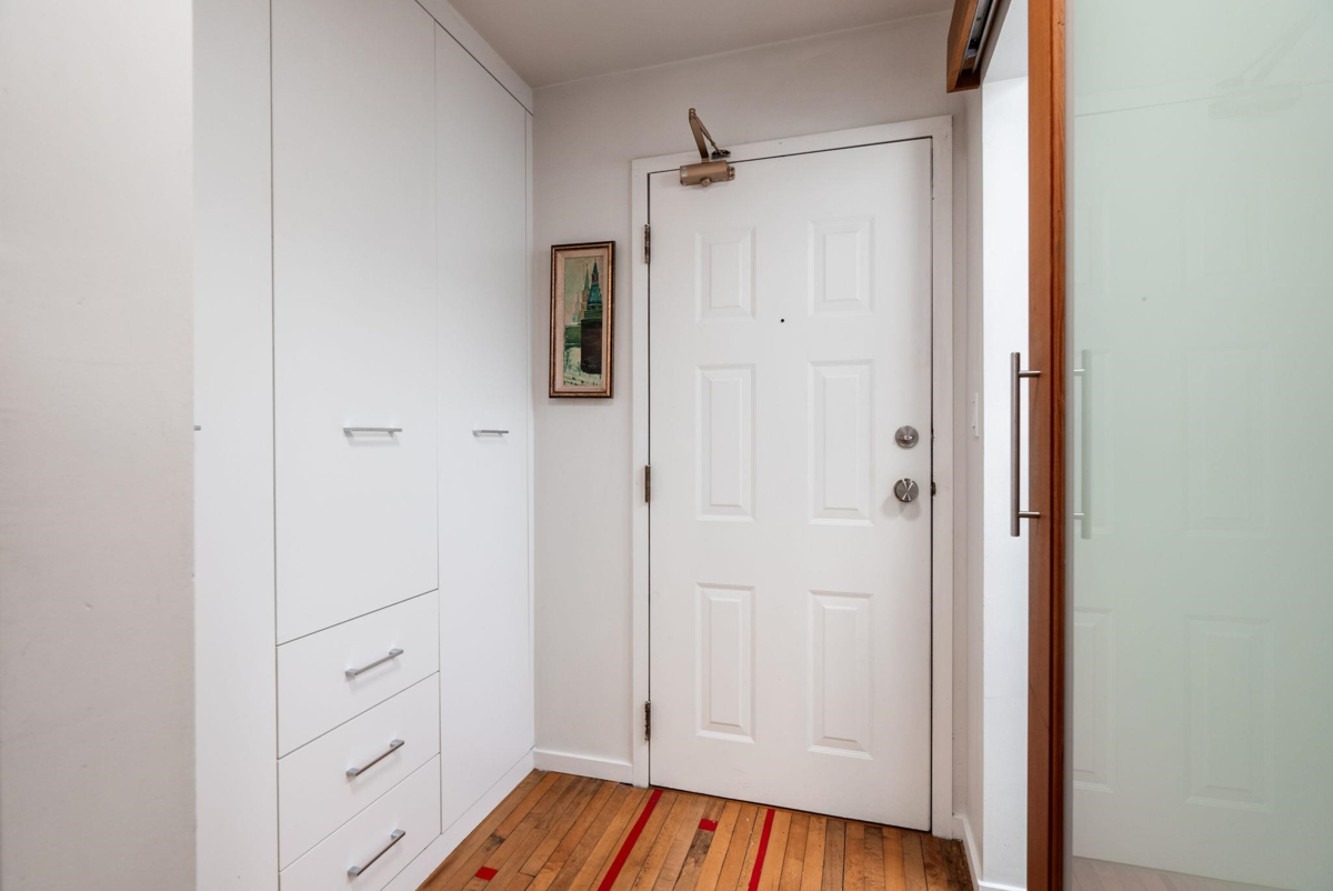 Hallway Photo of 303 700 E Pender Street, Vancouver, BC