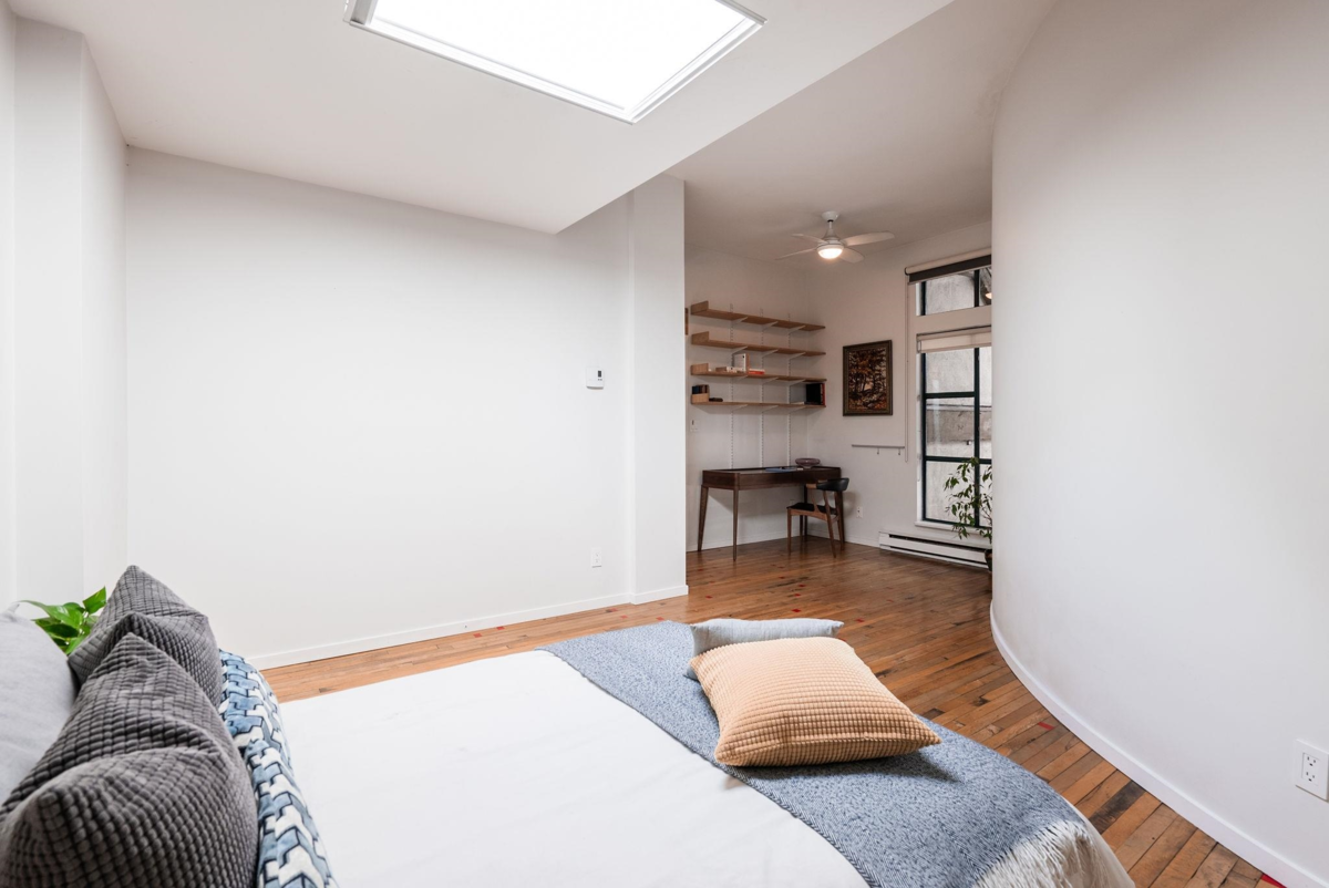 Loft / Bonus Room Photo of 303 700 E Pender Street, Vancouver, BC