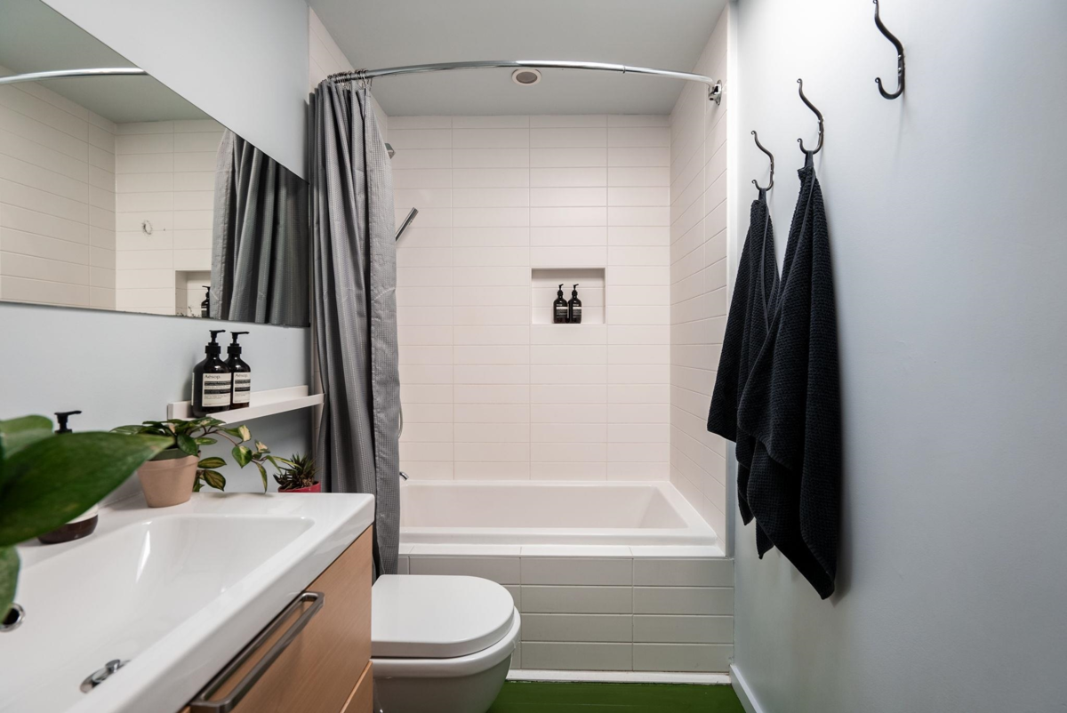 Powder Room Photo of 303 700 E Pender Street, Vancouver, BC