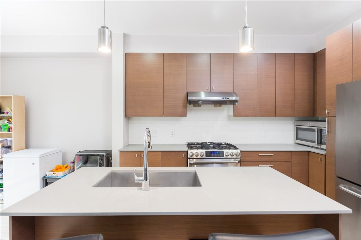Dining Area Photo of 1 258 Camata Street, New Westminster, BC
