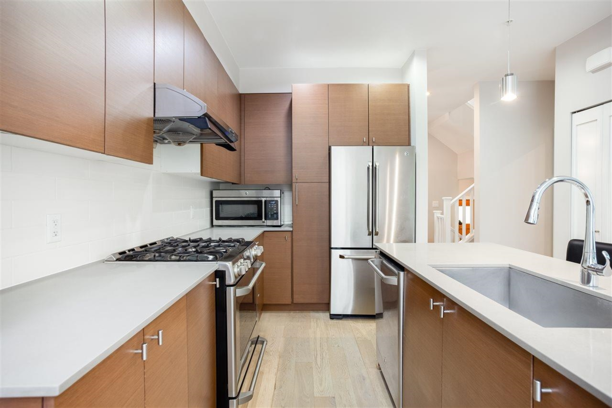 Family Room Photo of 1 258 Camata Street, New Westminster, BC