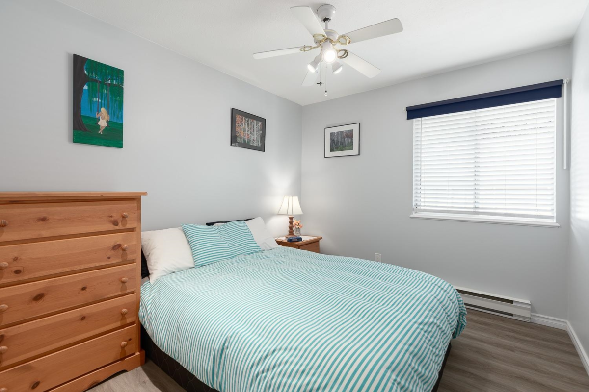 Backyard Photo of 5 3634 Garibaldi Drive, North Vancouver, BC